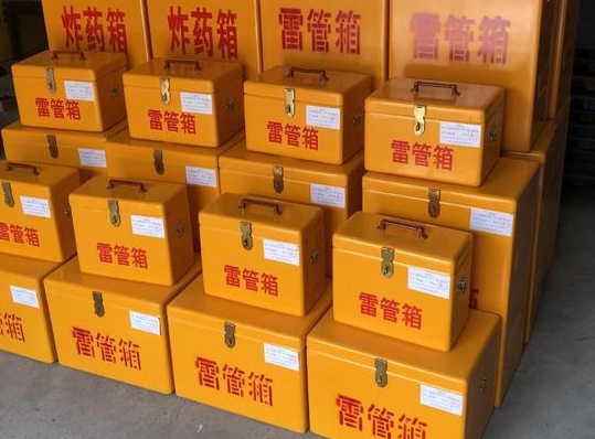 九江玻璃钢雷管箱的使用寿命一般是多少？